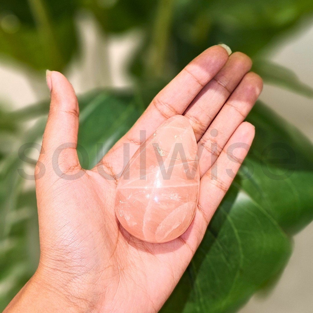 Soulwise Rose Quartz Crystal Egg – Natural Polished Gemstone for Energy Healing, Meditation & Decorative Display