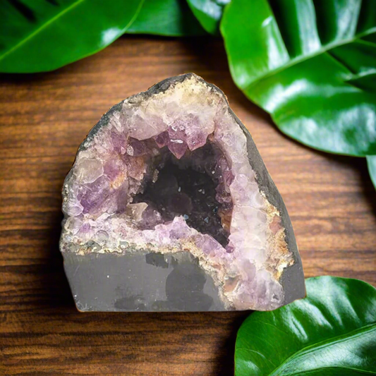 Soulwise Natural Amethyst Self-Standing Geode – 5.5" | 2.4 kg Raw Crystal Cluster for Healing, Meditation & Home Decor