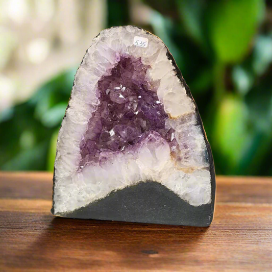 Amethyst Geode – 8" Natural Self-Standing Crystal Cluster, 5.3 kg – Healing Stone for Home Decor, Meditation, Energy Cleansing & Reiki