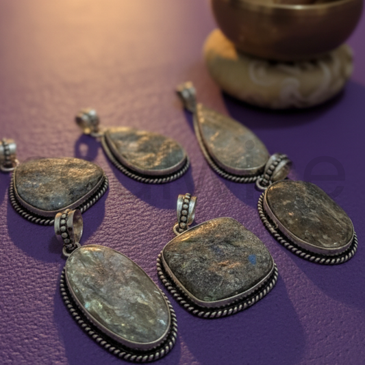 Raw Labradorite Teardrop Pendant – Natural Healing Crystal Necklace in Sterling Silver for Protection, Intuition & Spiritual Growth