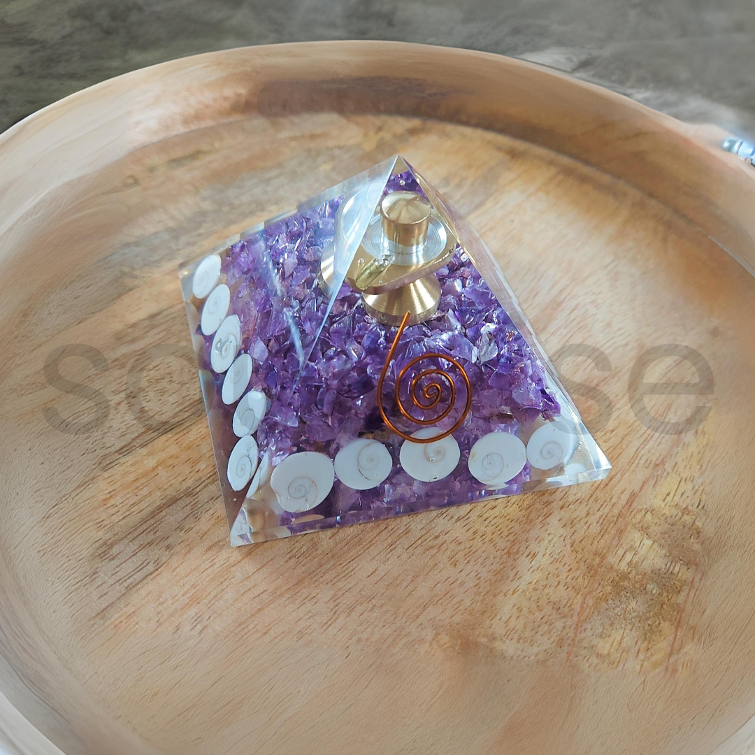 Soulwise Orgonite Pyramid with Amethyst Crystal, Gomti Chakra & Shivling – 7 cm Energy Generator for Vastu, Meditation, Healing & Home Decor