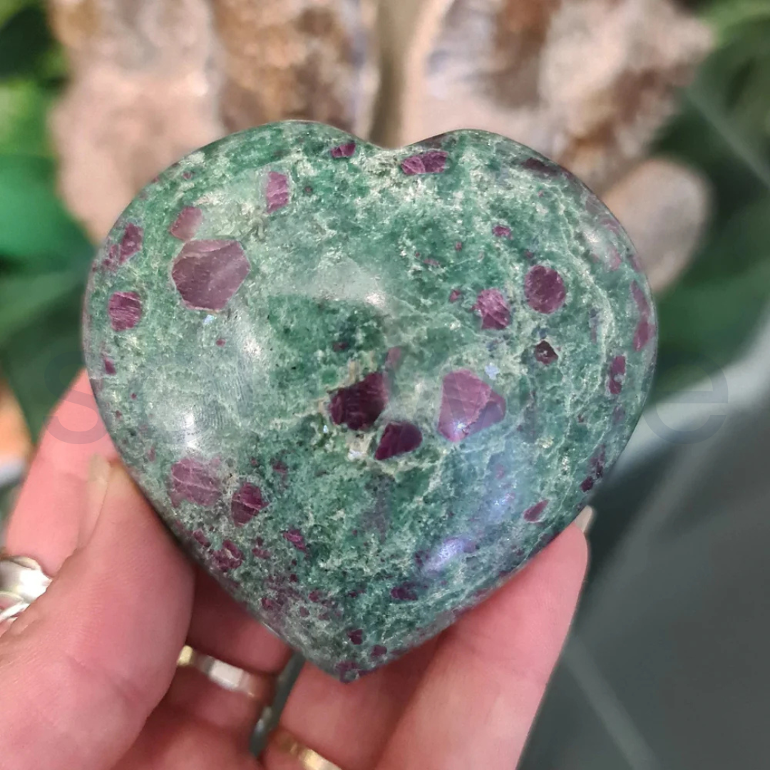 Ruby Fuchsite Healing Crystal Heart-Shape Decor for Love and Relationships, Balance, and Harmony, Valentine Gift Housewarming (Ruby Fuchsite)